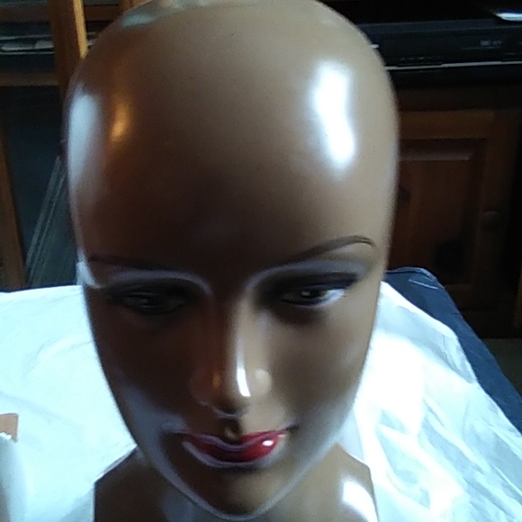 Wig Stand (4 Chocolate and 4 Vanilla color), 8 for sale. - Picture 7 of 15